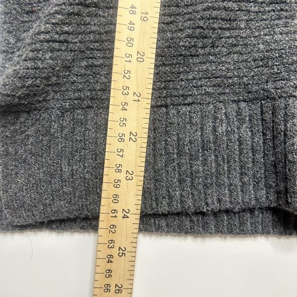 Liz Claiborne S Women’s Gray Sweater Shimmer Long Sleeve Side Slits Minimalist - Picture 9 of 9